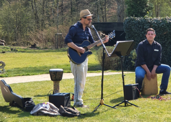 Österliches Überraschungskonzert bei den Alten- und Pflegeheimen in Mölln