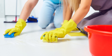 Beim Frühjahrsputz besser Wischen statt Sprühen