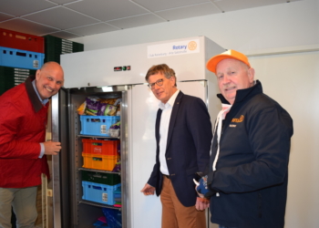 Rotarier spenden der Ratzeburger Tafel neuen Tiefkühlschrank