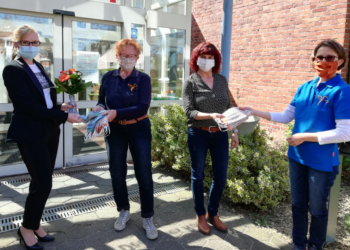 DRK-Seniorenhaus Berkenthin freut sich über Behelfsmasken der LandFrauen