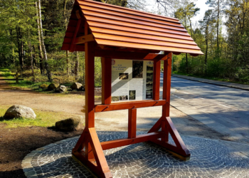 Informationstafel zur ehemaligen Heeresmunitionsanstalt in der Möllner Waldstadt aufgestellt