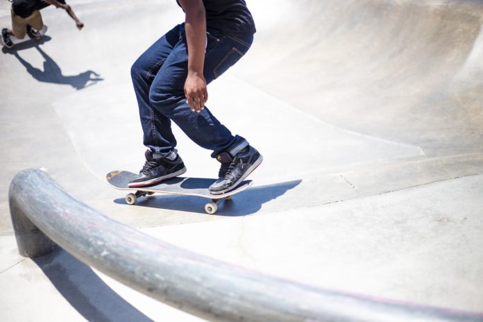 skateboarding-821501_1280