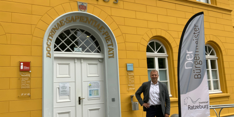 Bürgermeister Gunnar Koech lädt zu offenen Bürgergesprächen ins ‚Bürgermeister-Zelt‘