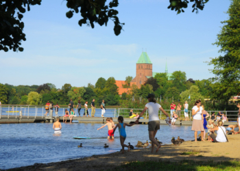 Badeordnung in Ratzeburg regelt unbeschwerten Badespaß für alle Wasserenthusiasten