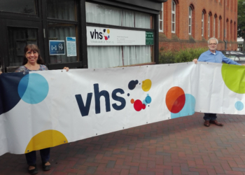 Neu und erfahren zeigt sich das Leitungsteam der Volkshochschule Ratzeburg