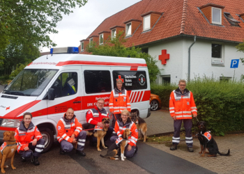 Vierbeinige Retter mit eigenem Fahrzeug
