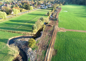 Themencafé: In der Priesterkate werden Fotos von der Renaturierung der Steinau gezeigt