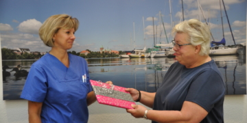 30 und 39 Jahre im DRK-Krankenhaus tätig: Gudrun Schachtner und Michael Janic jetzt im Ruhestand