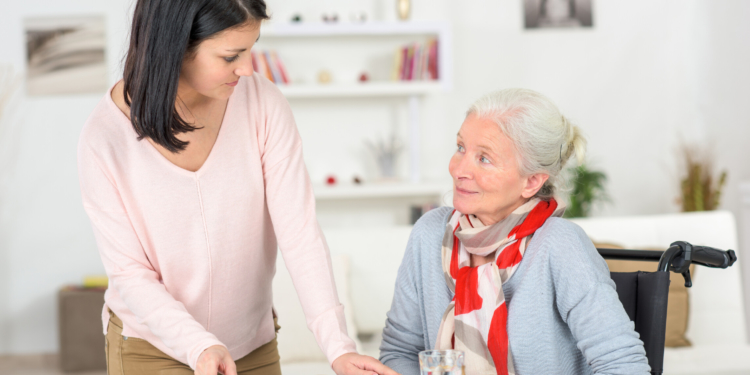 Online-Programm bietet Hilfe für pflegende Angehörige mit psychischen Belastungen im Kreis Herzogtum Lauenburg