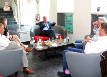 ‚Wir kriegen das hin‘ – Ministerbesuch im Burgtheater