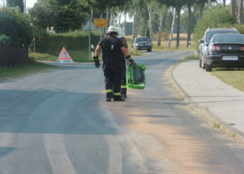 Ölspur im gesamten Ort Kittlitz