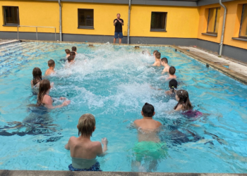 Stecknitz Schule kann bei Hitze auf Lehrschwimmbecken zurückgreifen