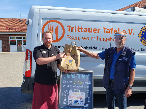 Tafel Tüten-Aktion bei EDEKA Martens in Sandesneben