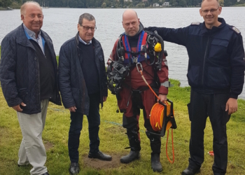 Feuerwehr Taucher im Prüfungseinsatz