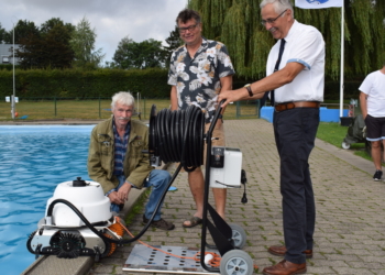 Neuer Saugroboter für das Steinhorster Freibad