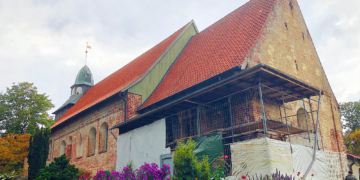 St. Georg auf dem Berge, Ratzeburg: Kirche wird Feldstein für Feldstein saniert