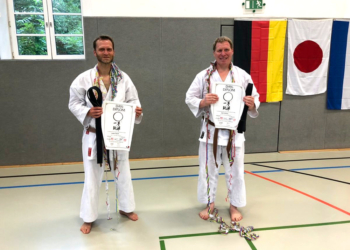 RSV-Karate: zwei Ratzeburger Sportler bestehen Schwarzgurt-Prüfung