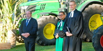 ‚Wir pflügen und wir streuen’… Erntedank auf dem Brink in Klinkrade