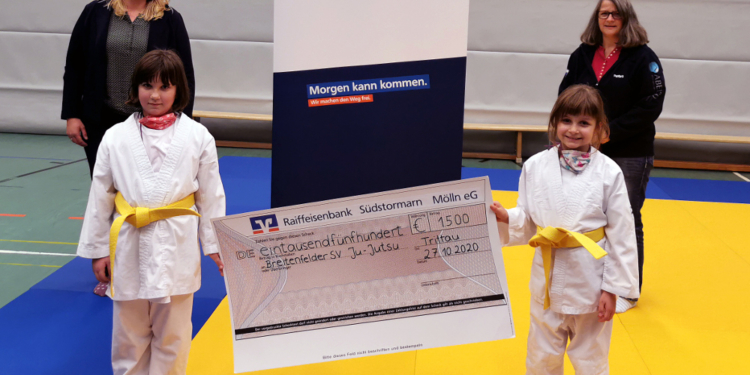 Digitalisierung im Sport – Spende der Raiffeisenbank Südstormarn Mölln für BSV Projekt