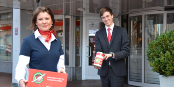 Sammelpunkte für ‚Weihnachten im Schuhkarton‘ wieder in allen Filialen der Kreissparkasse