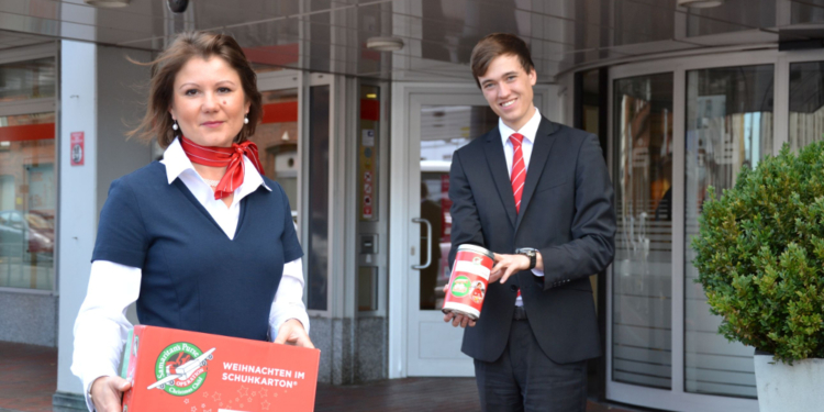 Sammelpunkte für ‚Weihnachten im Schuhkarton‘ wieder in allen Filialen der Kreissparkasse
