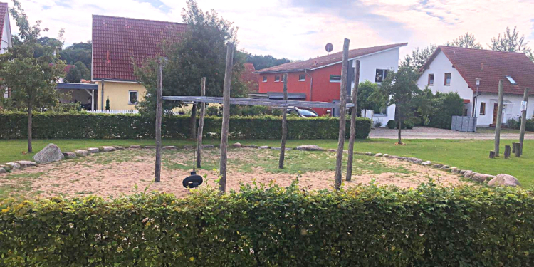 Dreister Schaukelklau auf Ratzeburger Spielplatz