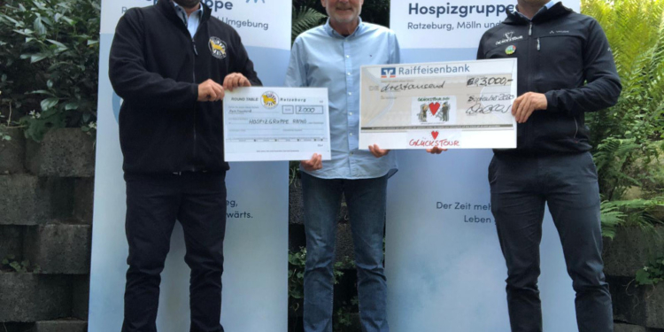 Round Table 126 übergibt gemeinsam mit der Glückstour e.V. Spende an Hospizgruppe Ratzeburg/ Mölln