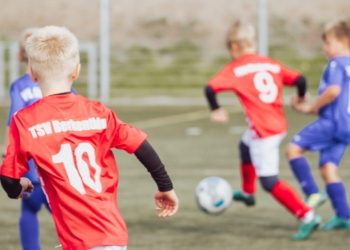Demo-Training zu neuen Spielformen im Kinder-Fußball beim TSV Berkenthin