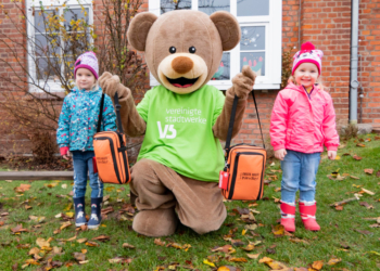 Vereinigte Stadtwerke überreichte Erste-Hilfe-Taschen an Kindertagesstätte ‚Zwergenstübchen‘