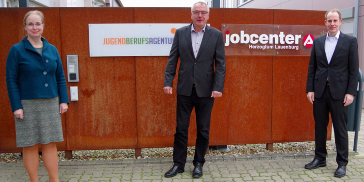 Ulrich Elsweier für weitere fünf Jahre als Leiter des Jobcenters Herzogtum Lauenburg bestätigt