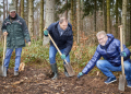 ‚Baum statt Brief‘: Pflanzungsstart für 3.000 Bäume bei Salem