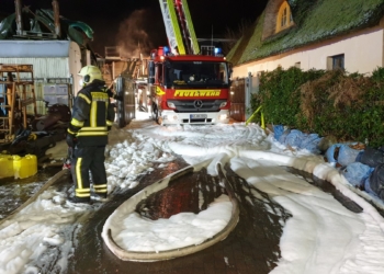 Feuer in einem Mehrfamilienhaus in Aumühle
