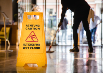 Gebäudereinigung: Lohn-Plus für 750 Beschäftigte im Herzogtum