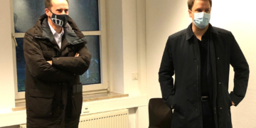 Christopher Vogt lobt Arbeit des Impfzentrums in Alt-Mölln