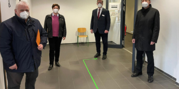 CDU-Landtagsabgeordnete Klaus Schlie und Andrea Tschacher fordern ‚Impfen durch Drive – in‘