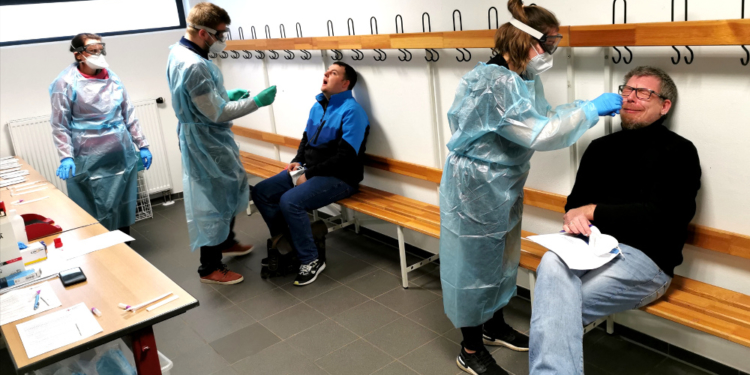 Corona-Schnelltestzentrum auf dem Möllner Schulberg hat Arbeit aufgenommen