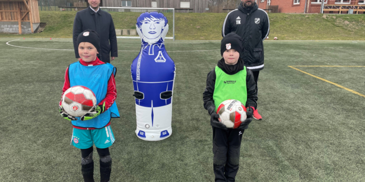 Zurück auf den Platz! Jugendfußballer des TSV Berkenthin freuen sich über Rückkehr zum Trainingsbetrieb
