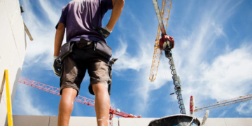 Volle Auftragsbücher: 1.400 Baugenehmigungen im vergangenen Jahr Lohn-Plus und Wegezeit-Entschädigung für Bauarbeiter im Herzogtum gefordert