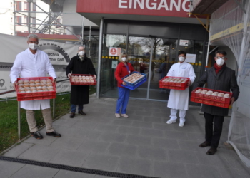 Ein süßer Gruß fürs DRK-Krankenhaus