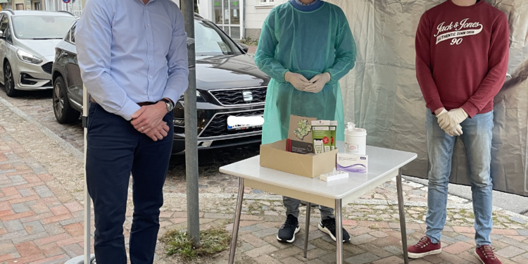 Round Table 126 Ratzeburg unterstützt Marktapotheke bei Schnelltest-Durchführung