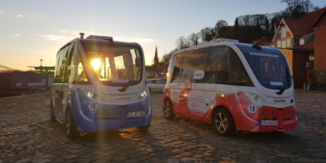 Automatisiert fahrende Shuttles rollen wieder – ab jetzt in blau und rot