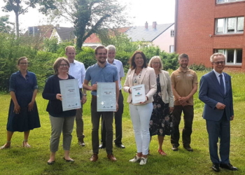 Auszeichnung der Möllner Grundschulen Tanneck und Till-Eulenspiegel als Naturpark-Schulen