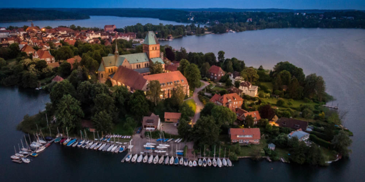 Stadtpolitik berät über die Neugestaltung des Ratzeburger Domhofes