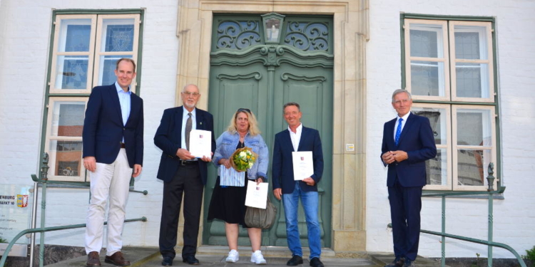 Verleihung der Freiherr-vom-Stein Verdienstnadel an Ehrenamtsträger aus dem Kreis Herzogtum Lauenburg