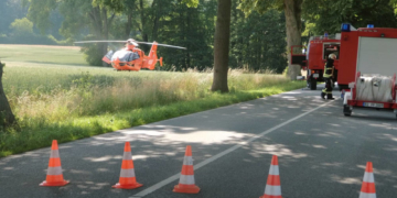 Schwerer Verkehrsunfall auf der B 208 zwischen Mustin und Sande