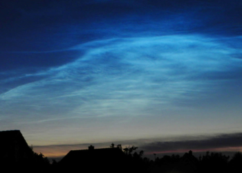 Leuchtende Nachtwolken über Berkenthin und Umgebung