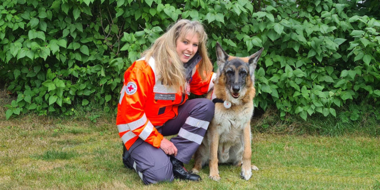 Rettungshund Eddy in den Ruhestand entlassen