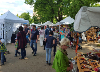 ‚Handgemacht‘, der Markt für KunstHandwerk & Kurioses ist wieder im Möllner Kurpark