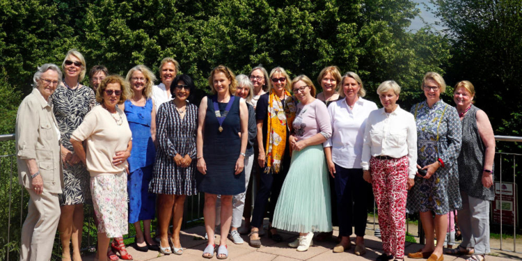 Ämterwechsel beim Inner Wheel Club Herzogtum Lauenburg