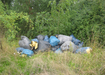 Unzulässige Ablagerungen von Dämmmaterial – Polizei sucht Zeugen